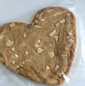 white giant heart cookie4